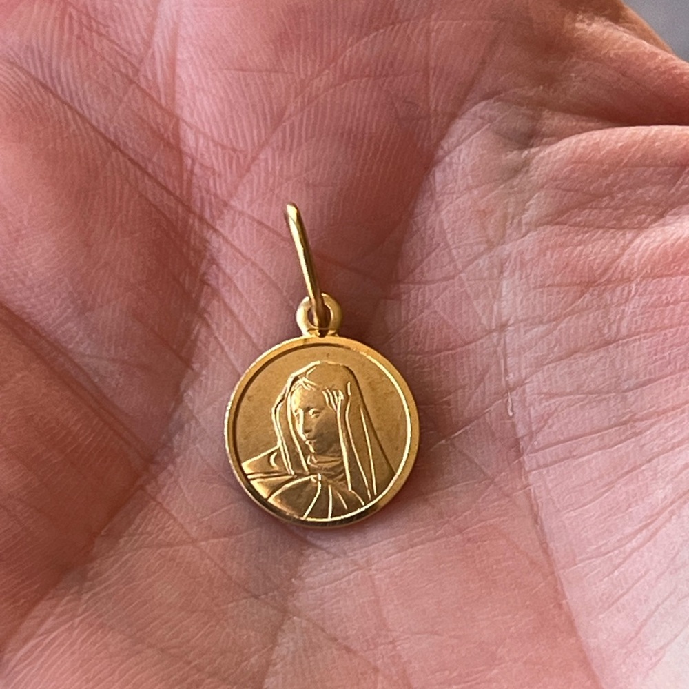 14k yellow gold Virgin Mary pendant